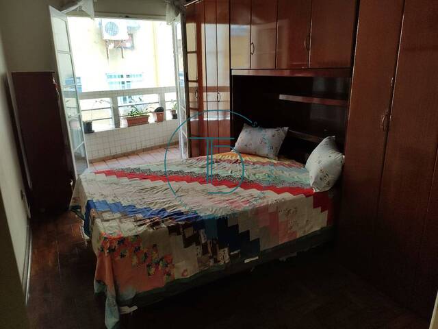 #EM81 - Apartamento para Venda em Santos - SP