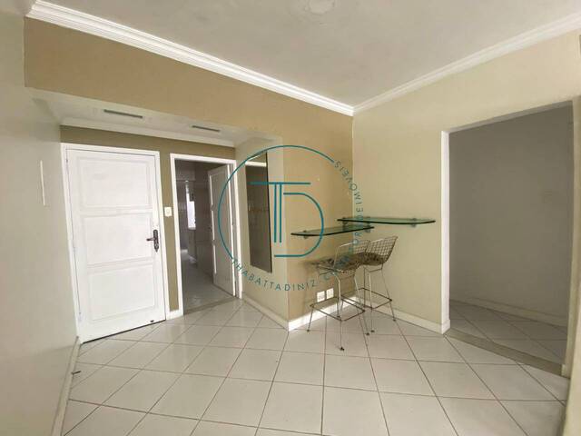 #EV41 - Apartamento para Venda em Santos - SP