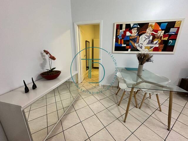 #EC605 - Apartamento para Venda em Santos - SP