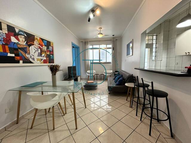 #EC605 - Apartamento para Venda em Santos - SP